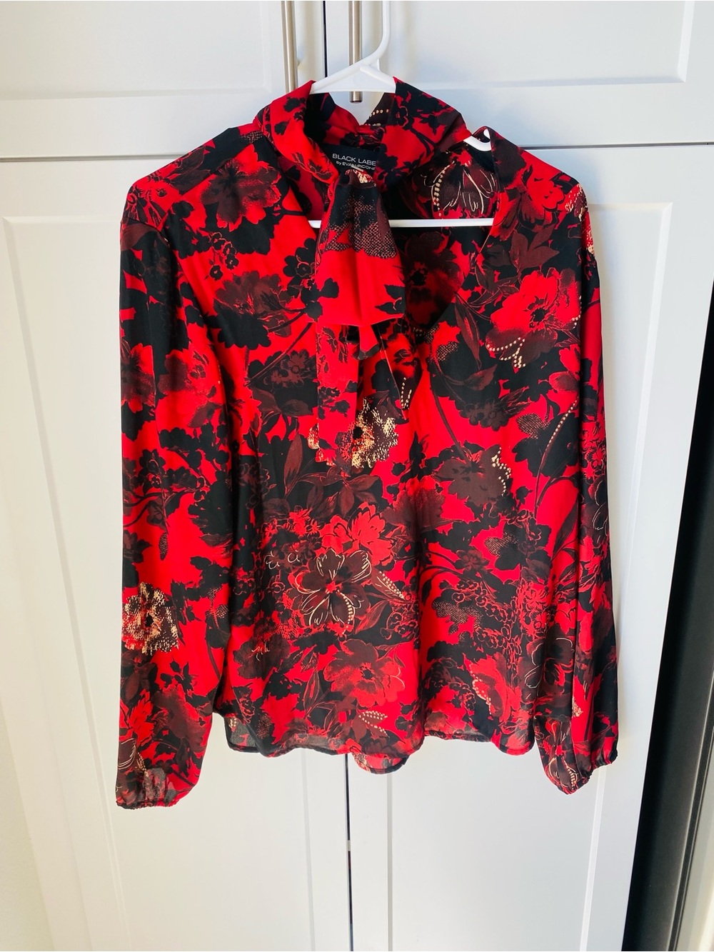 Black label by Evan picone xl women’s blouse long sleeve tie neck